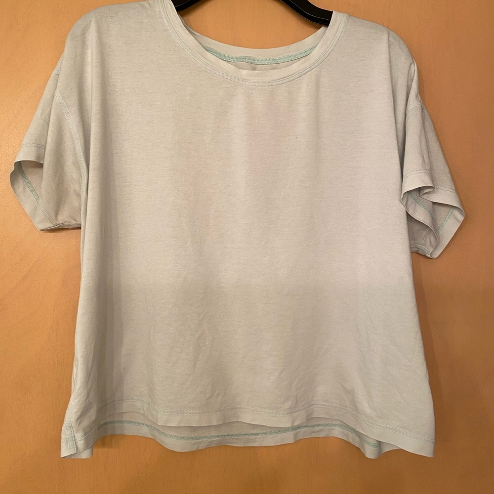 Lululemon tshirt mint color sz 8